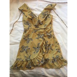 Yellow floral dress🌼